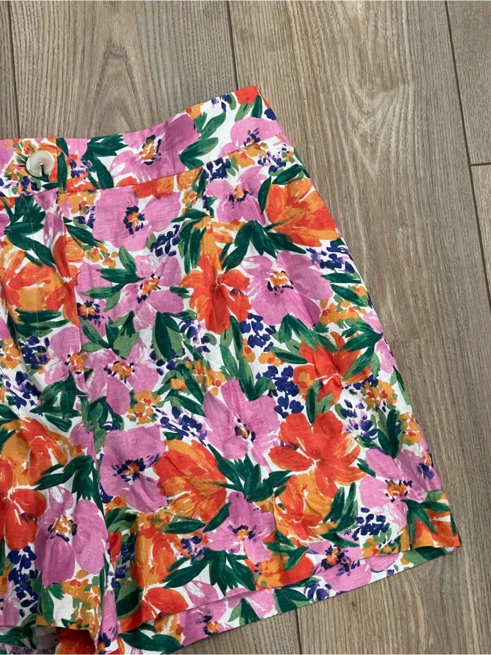 NWT Zara Floral Shorts - Picture 2 of 4